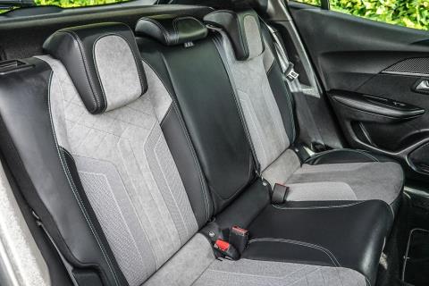 2021 Peugeot e-2008 GT Electric - Thumbnail