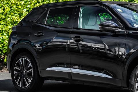 2021 Peugeot e-2008 GT Electric - Thumbnail