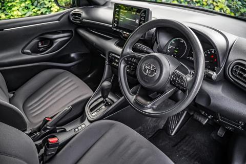 2020 Toyota Yaris Hybrid / Vitz - Thumbnail