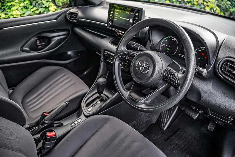 2020 Toyota Yaris Hybrid / Vitz