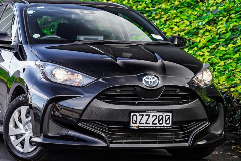 2020 Toyota Yaris Hybrid / Vitz - Thumbnail