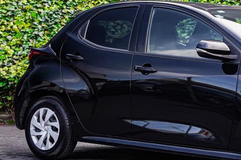 2020 Toyota Yaris Hybrid / Vitz - Thumbnail