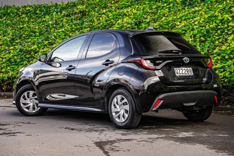 2020 Toyota Yaris Hybrid / Vitz - Thumbnail