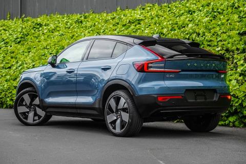 2022 Volvo C40 Recharge Ultimate R8 - Thumbnail