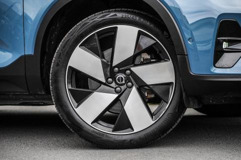 2022 Volvo C40 Recharge Ultimate R8 - Thumbnail