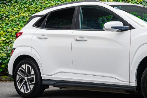 2021 Hyundai Kona EV 64kWh - Thumbnail