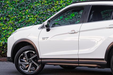 2022 Mitsubishi Eclipse Cross XLS PHEV - Thumbnail