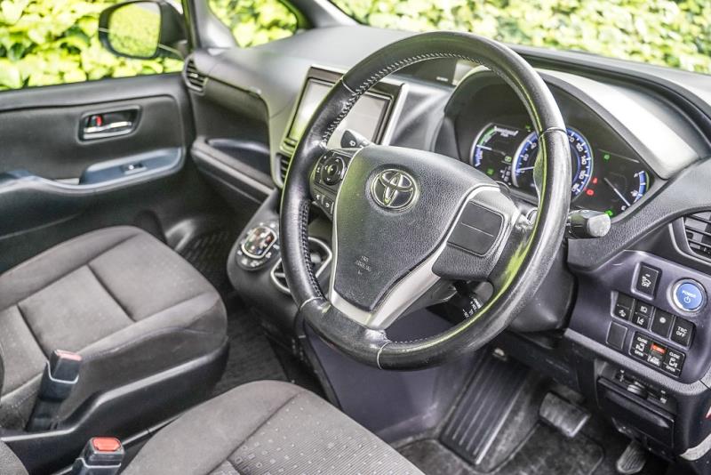 2017 Toyota Voxy Hybrid / Noah