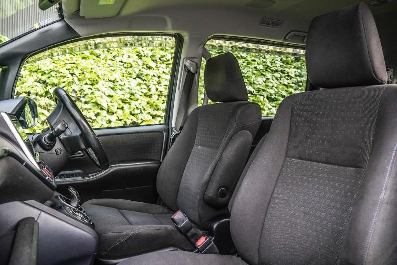 2017 Toyota Voxy Hybrid / Noah