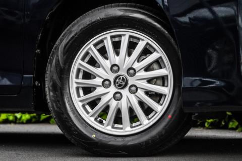 2017 Toyota Voxy Hybrid / Noah - Thumbnail