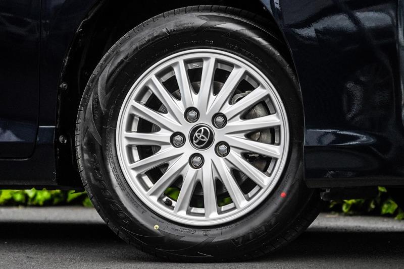 2017 Toyota Voxy Hybrid / Noah