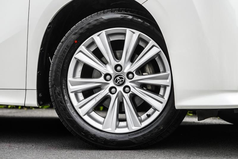 2015 Toyota Vellfire 2.5Z / Alphard