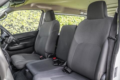 2022 Nissan NV350 / Caravan 5 Door - Thumbnail