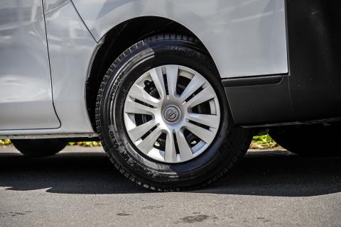 2022 Nissan NV350 / Caravan 5 Door - Thumbnail