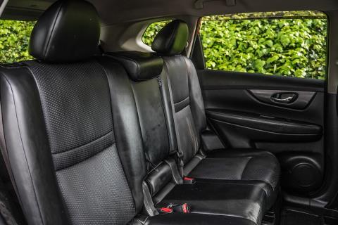 2016 Nissan X-trail 4WD 7 Seater - Thumbnail