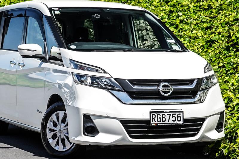 2018 Nissan Serena Hybrid 8 Seat
