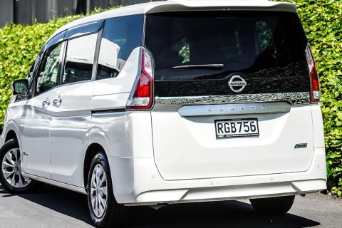2018 Nissan Serena Hybrid 8 Seat - Thumbnail