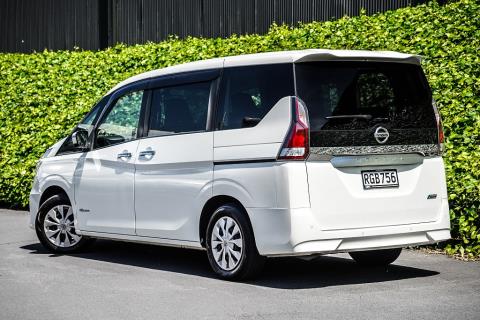 2018 Nissan Serena Hybrid 8 Seat - Thumbnail