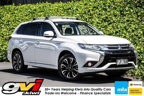 2016 Mitsubishi Outlander PHEV 4WD - Thumbnail