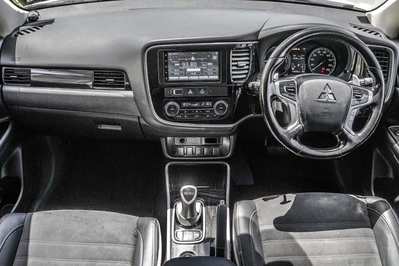 2016 Mitsubishi Outlander PHEV 4WD