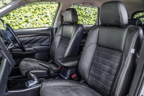 2016 Mitsubishi Outlander PHEV 4WD - Thumbnail