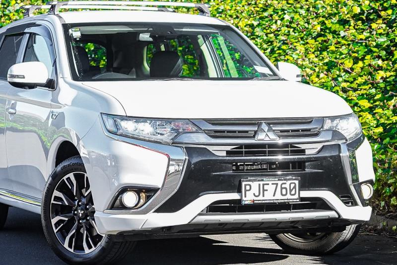 2016 Mitsubishi Outlander PHEV 4WD