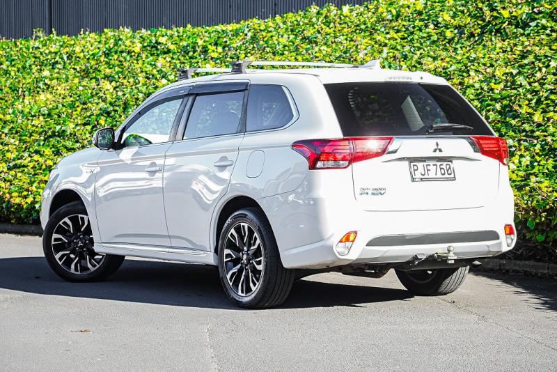 2016 Mitsubishi Outlander PHEV 4WD