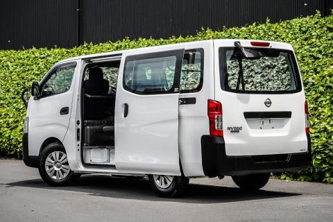 2017 Nissan NV350 / Caravan - Thumbnail