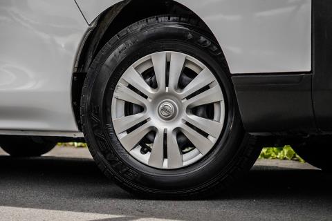 2017 Nissan NV350 / Caravan - Thumbnail