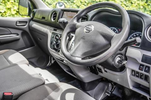 2017 Nissan NV350 / Caravan - Thumbnail