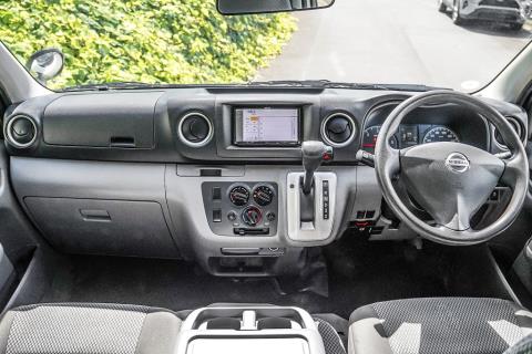 2017 Nissan NV350 9 Seater - Thumbnail