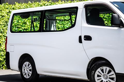2017 Nissan NV350 9 Seater - Thumbnail