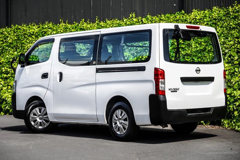 2017 Nissan NV350 9 Seater