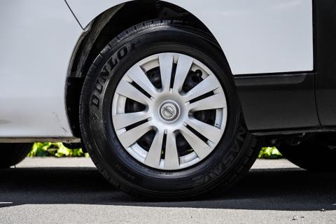 2017 Nissan NV350 9 Seater - Thumbnail