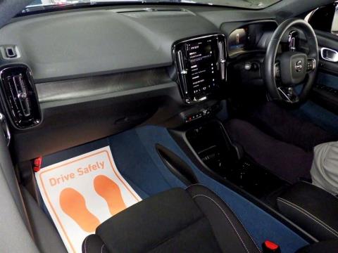 2022 Volvo C40 Recharge Ultimate - Thumbnail