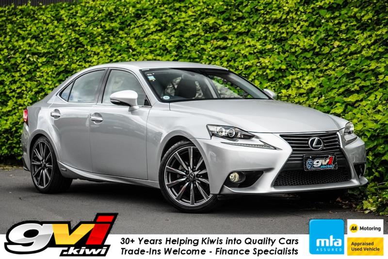 2013 Lexus IS 300h