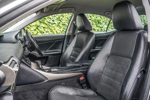 2013 Lexus IS 300h - Thumbnail