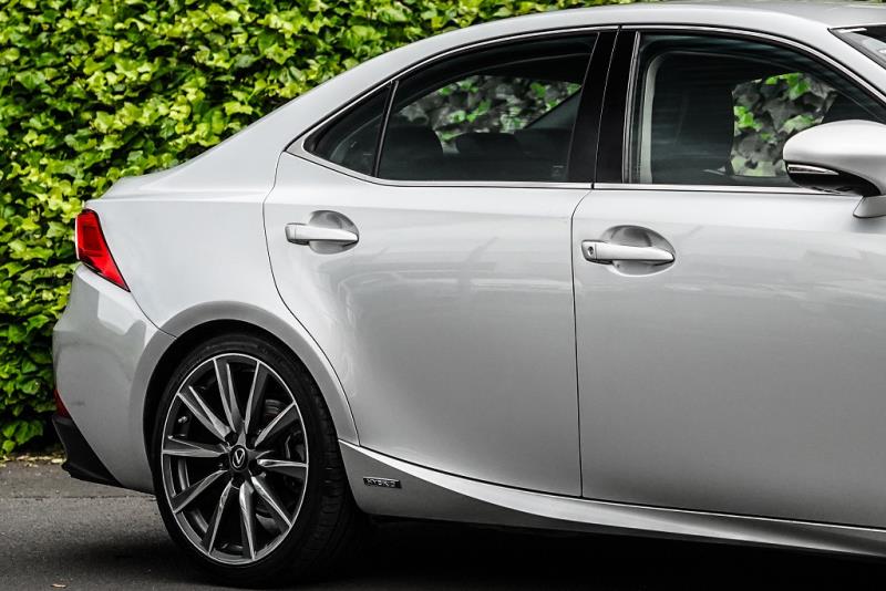 2013 Lexus IS 300h
