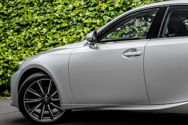 2013 Lexus IS 300h