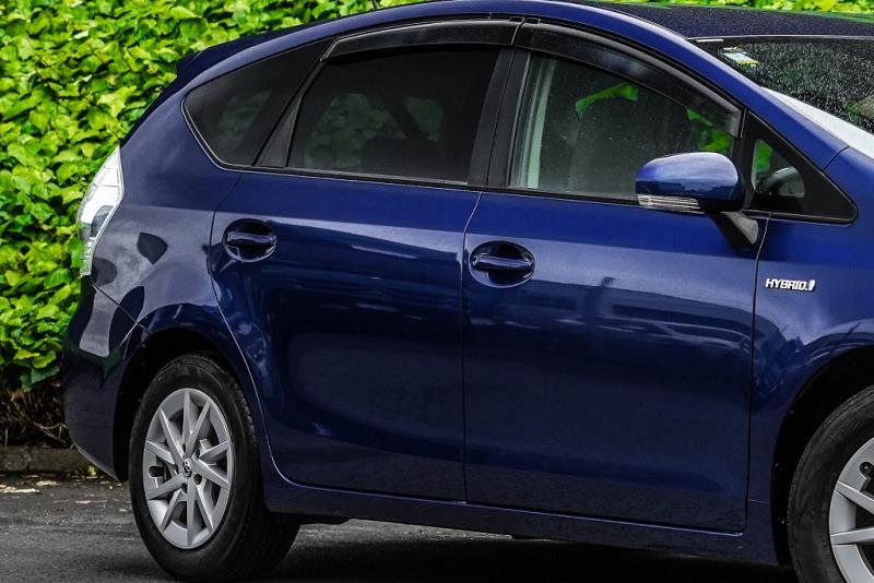 2013 Toyota Prius Alpha S