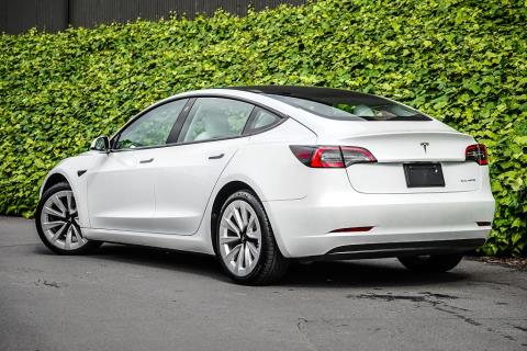 2021 Tesla Model 3 Long Range AWD - Thumbnail