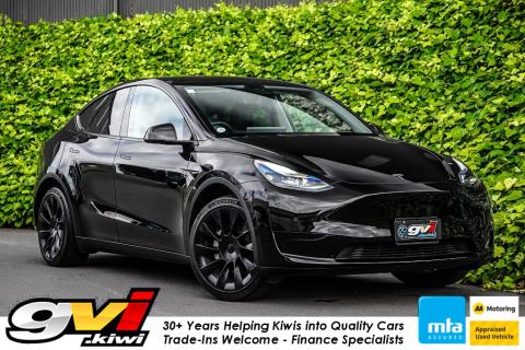 2023 Tesla Model Y - Thumbnail