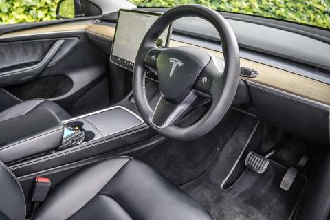 2023 Tesla Model Y - Thumbnail