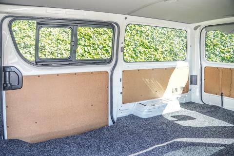 2020 Toyota Hiace ZL 5 Door - Thumbnail