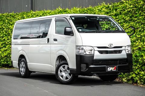 2020 Toyota Hiace ZL 5 Door - Thumbnail