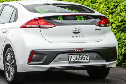 2022 Hyundai Ioniq PHEV Gen 2 - Thumbnail