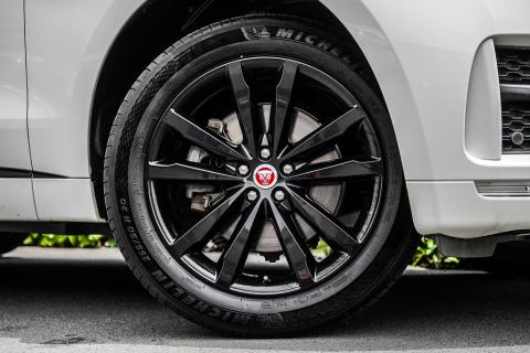 2017 Jaguar F-Pace R-Sport 4WD - Thumbnail