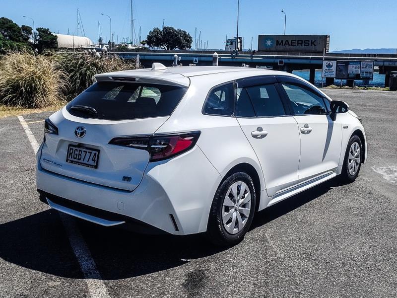 2020 Toyota Corolla Touring Hybrid