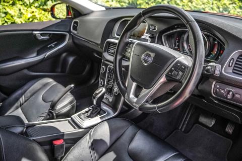 2014 Volvo V40 T4 Se - Thumbnail