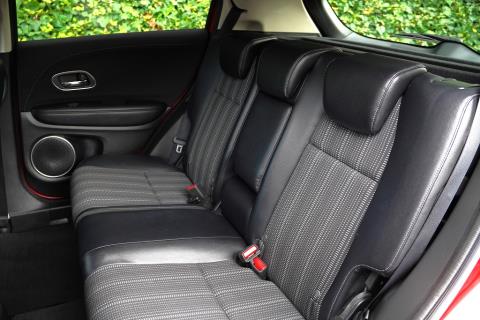 2016 Honda Vezel Z Hybrid / HR-V - Thumbnail